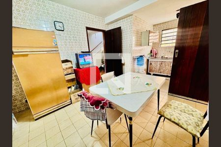 Casa à venda com 2 quartos, 132m² em Jardim Alzira, São Paulo