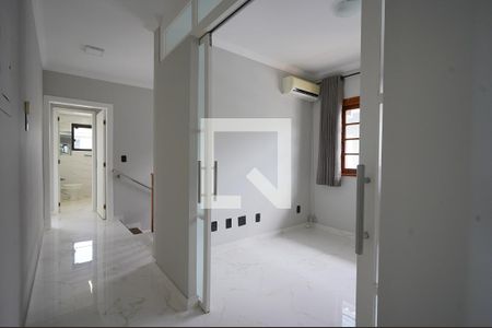 Corredor e Sala de TV de casa para alugar com 3 quartos, 300m² em Jurerê Internacional, Florianópolis