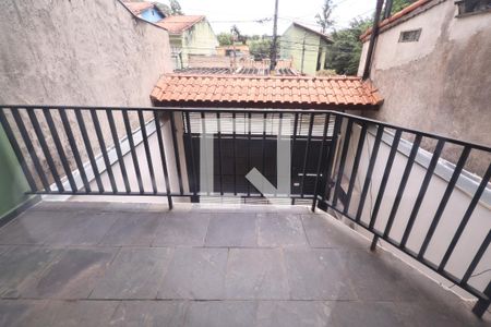 Sacada de casa à venda com 3 quartos, 235m² em Parque Gerassi, Santo André