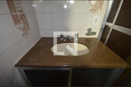 Banheiro da Suíte 1 de casa para alugar com 3 quartos, 140m² em Praça Seca, Rio de Janeiro