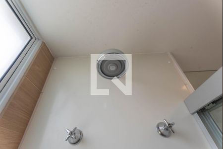 Banheiro da Suíte de apartamento para alugar com 2 quartos, 48m² em Jardim São Vicente, Campinas