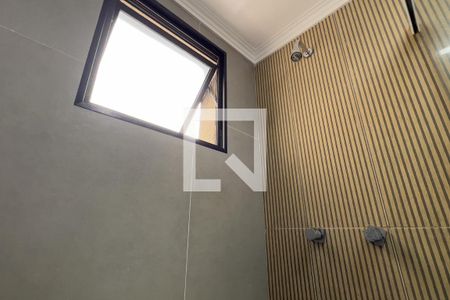 Banheiro de apartamento à venda com 2 quartos, 50m² em Portal dos Gramados, Guarulhos