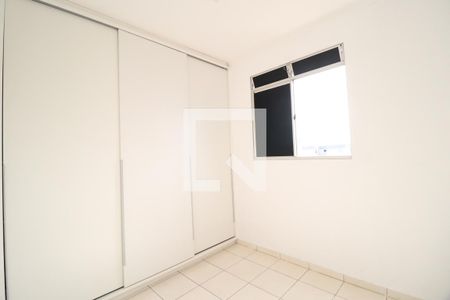 Quarto 2 de apartamento para alugar com 2 quartos, 46m² em Shopping Park, Uberlândia