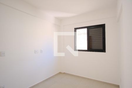 Quarto 1 de apartamento para alugar com 2 quartos, 46m² em Vila Granada, São Paulo