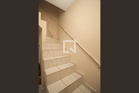 Escada de casa à venda com 3 quartos, 177m² em Vila Palmeiras, São Paulo