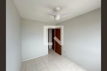 Quarto 1 de apartamento para alugar com 2 quartos, 55m² em Del Castilho, Rio de Janeiro