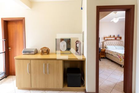 Hall dos Quartos de casa para alugar com 4 quartos, 350m² em Parque das Flores, Campinas