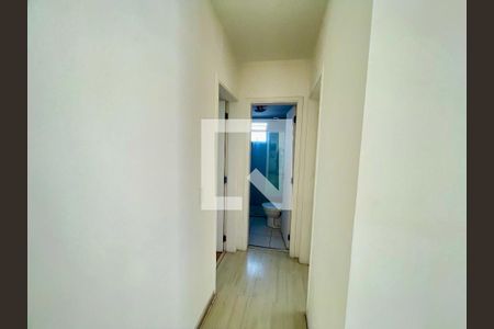 Corredor  de apartamento para alugar com 2 quartos, 88m² em Jardim Flor da Montanha, Guarulhos