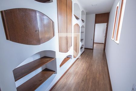 corredor / 2º andar de casa à venda com 7 quartos, 605m² em São Luiz, Belo Horizonte
