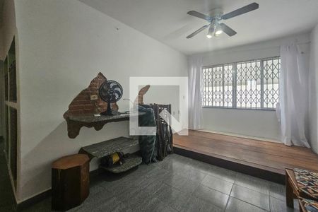 Sala de apartamento para alugar com 2 quartos, 55m² em Jardim Vitoria, Guarujá