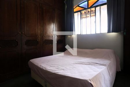 Suíte de casa para alugar com 3 quartos, 200m² em Pompéia, Belo Horizonte