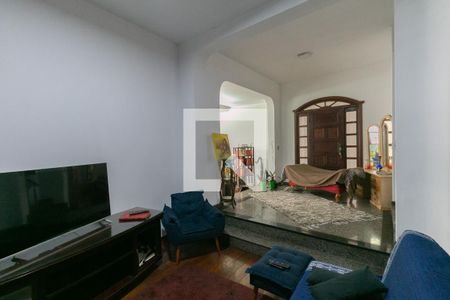 Casa à venda com 4 quartos, 600m² em Sagrada Família, Belo Horizonte