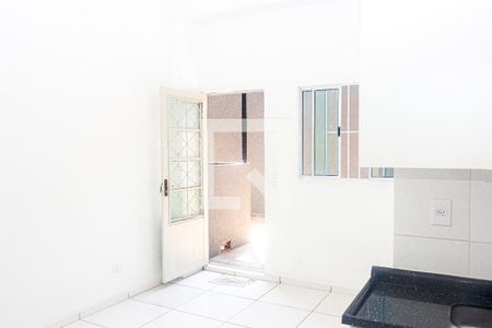 Quarto/Cozinha de casa para alugar com 1 quarto, 22m² em Socorro, São Paulo