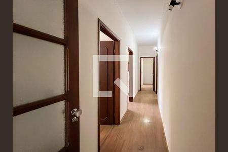 Corredor de casa para alugar com 5 quartos, 480m² em Vila Clayton, Valinhos
