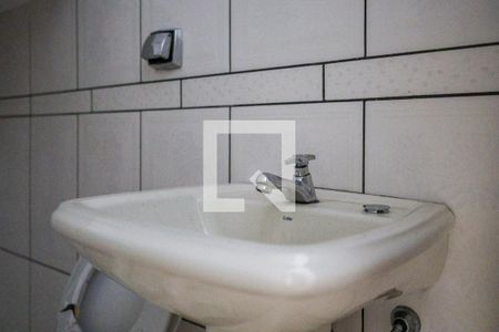 Lavabo de casa para alugar com 2 quartos, 120m² em Jardim Ana Maria, São Paulo