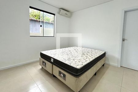 Suite 1 de apartamento para alugar com 2 quartos, 84m² em Ribeirão da Ilha, Florianópolis