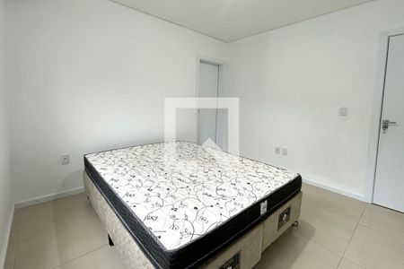Suite 1 de apartamento para alugar com 2 quartos, 84m² em Ribeirão da Ilha, Florianópolis