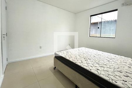 Suite 1 de apartamento para alugar com 2 quartos, 84m² em Ribeirão da Ilha, Florianópolis