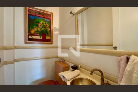 Lavabo de apartamento à venda com 3 quartos, 185m² em Alto de Pinheiros, São Paulo