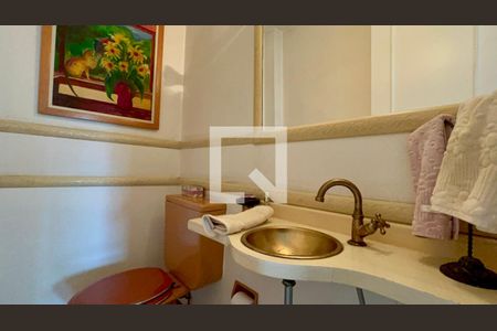 Lavabo de apartamento à venda com 3 quartos, 185m² em Alto de Pinheiros, São Paulo