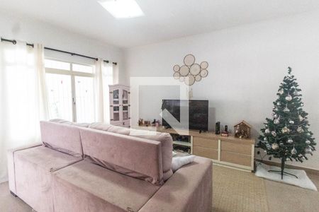Sala de casa à venda com 3 quartos, 200m² em Vila Romero, São Paulo