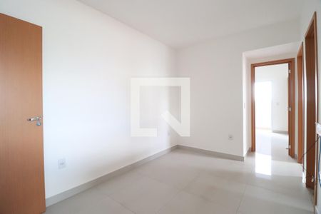 Sala de apartamento para alugar com 2 quartos, 52m² em Santa Mônica, Uberlândia