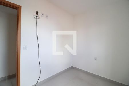 Quarto 1 de apartamento para alugar com 2 quartos, 52m² em Santa Mônica, Uberlândia