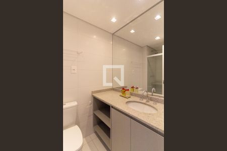 Banheiro de kitnet/studio à venda com 1 quarto, 32m² em Jardim das Acacias, São Paulo