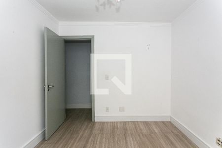 Quarto 1 de casa para alugar com 4 quartos, 300m² em Vila Granada, São Paulo