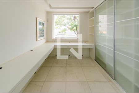 Escritório de casa para alugar com 5 quartos, 740m² em Vila Paris, Belo Horizonte