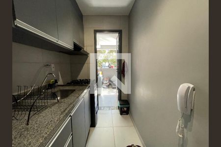 Cozinha de apartamento à venda com 2 quartos, 57m² em Ferreira, São Paulo