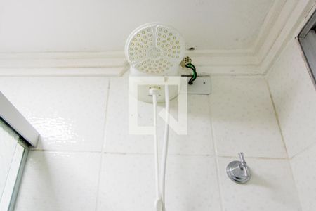 Banheiro social de apartamento à venda com 2 quartos, 57m² em Parque Sao Vicente, Santo André