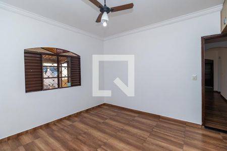 Quarto 1 de casa à venda com 3 quartos, 180m² em Frei Eustaquio, Belo Horizonte