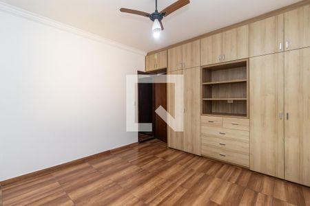 Quarto 1 de casa à venda com 3 quartos, 180m² em Frei Eustaquio, Belo Horizonte