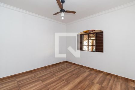 Quarto 1 de casa à venda com 3 quartos, 180m² em Frei Eustaquio, Belo Horizonte