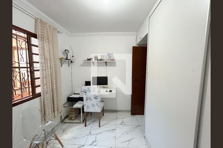 Casa à venda com 4 quartos, 180m² em Alípio de Melo, Belo Horizonte
