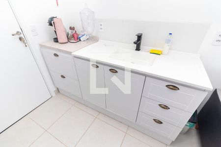 Sala/Cozinha de apartamento para alugar com 2 quartos, 32m² em Vila Carmosina, São Paulo