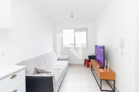 Sala/Cozinha de apartamento para alugar com 2 quartos, 32m² em Vila Carmosina, São Paulo