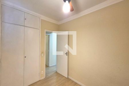 Quarto 1  de apartamento à venda com 2 quartos, 60m² em Vila Itapura, Campinas