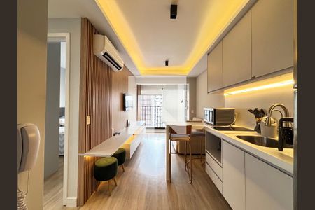 Sala/Cozinha de apartamento para alugar com 1 quarto, 29m² em Indianópolis, São Paulo