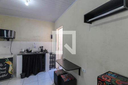 Kitnet de casa para alugar com 1 quarto, 28m² em Cidade Continental, São Paulo
