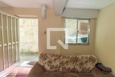 Sala de casa para alugar com 1 quarto, 35m² em Honório Gurgel, Rio de Janeiro