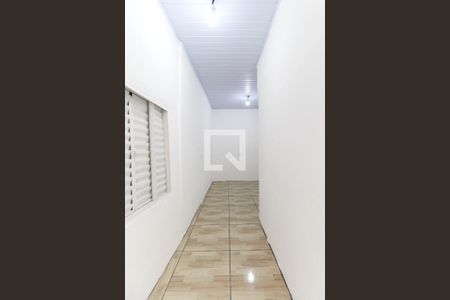 Quarto de casa para alugar com 1 quarto, 25m² em Jardim Robru, São Paulo