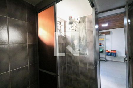 Banheiro da Garagem de casa à venda com 2 quartos, 187m² em Mauá, São Caetano do Sul
