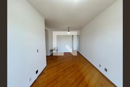 Sala  de apartamento para alugar com 3 quartos, 76m² em Vila Campo Grande, São Paulo