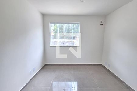 Quarto  de casa para alugar com 2 quartos, 65m² em Jardim Primavera, Duque de Caxias