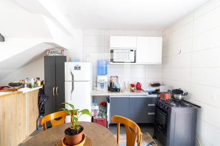 Cozinha de casa de condomínio para alugar com 2 quartos, 67m² em Campo Novo, Porto Alegre