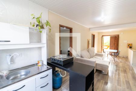 Sala/Cozinha de casa para alugar com 2 quartos, 70m² em São José, Porto Alegre