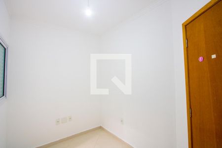 Quarto 2 de apartamento para alugar com 2 quartos, 42m² em Jardim Las Vegas, Santo André