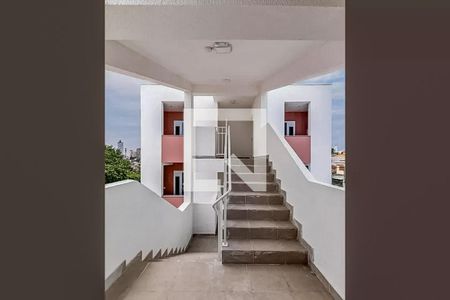 Escada de acesso de kitnet/studio à venda com 1 quarto, 40m² em Quinta da Paineira, São Paulo